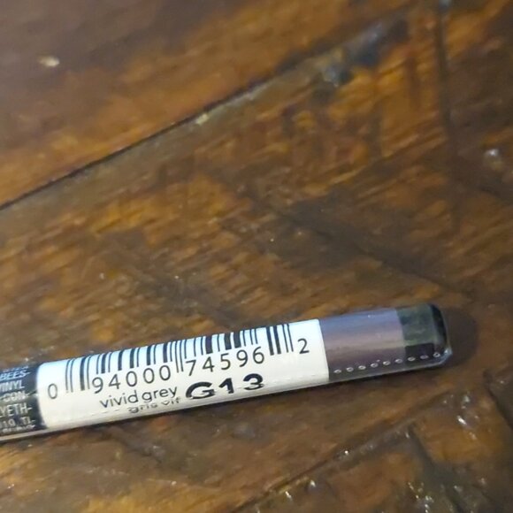 Eye liner - Picture 8 of 12